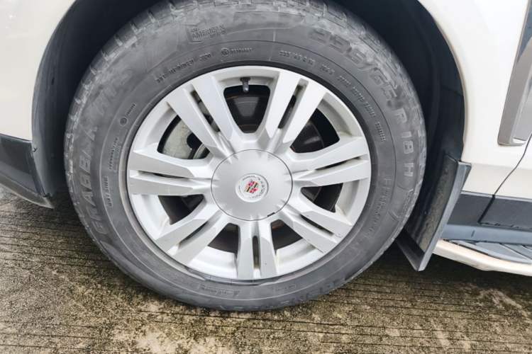 Used Cadillac SRX 2015 3.0L Comfort Version Left Front Wheel Hub
