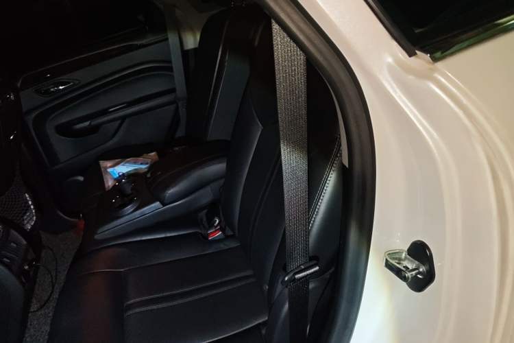 Used Cadillac SRX 2015 3.6L Flagship Edition Left Rear Seat