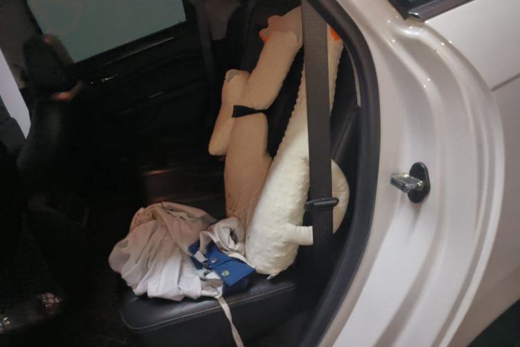 Used Cadillac SRX 2015 3.0L Comfort Version Left Rear Seat
