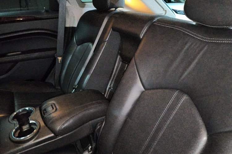 Used Cadillac SRX 2015 3.0L Elite Model Left Rear Seat
