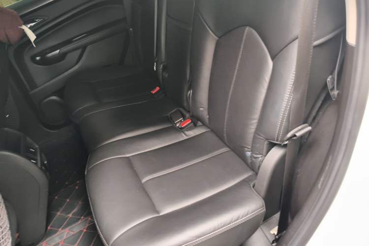 Used Cadillac SRX 2015 3.0L Comfort Version Left Rear Seat