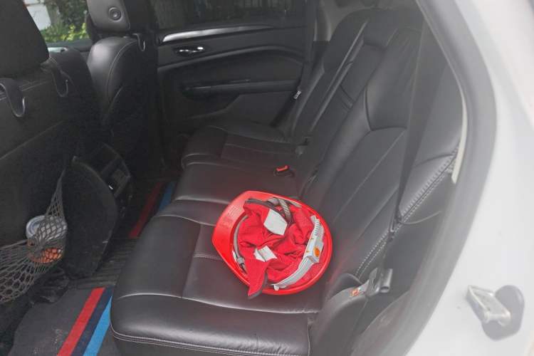 Used Cadillac SRX 2015 3.0L Comfort Version Left Rear Seat