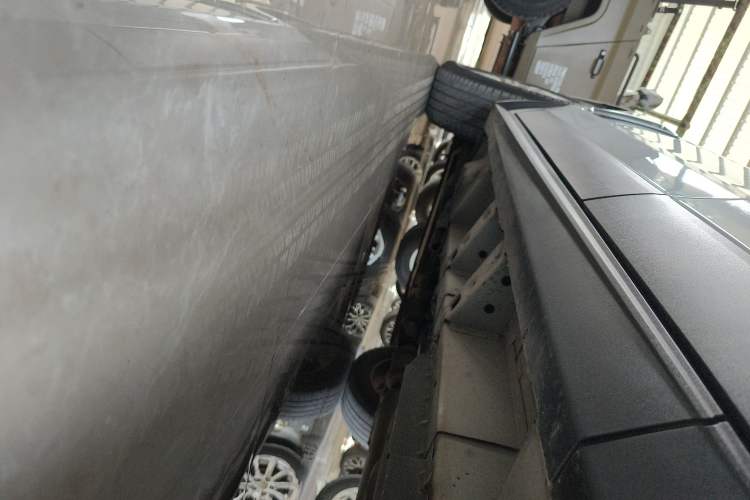 Used Cadillac SRX 2015 3.0L Elite Model Left Side Sill