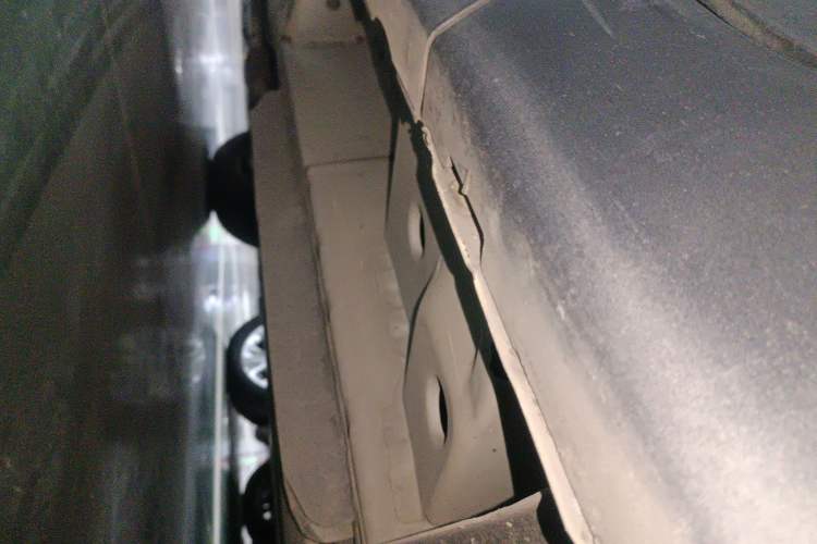 Used Cadillac SRX 2015 3.0L Comfort Version Left Side Sill