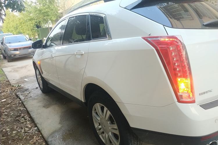Used Cadillac SRX 2015 3.0L Comfort Version Left Side