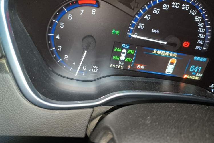 Used Cadillac SRX 2015 3.0L Comfort Version Odometer Close Up