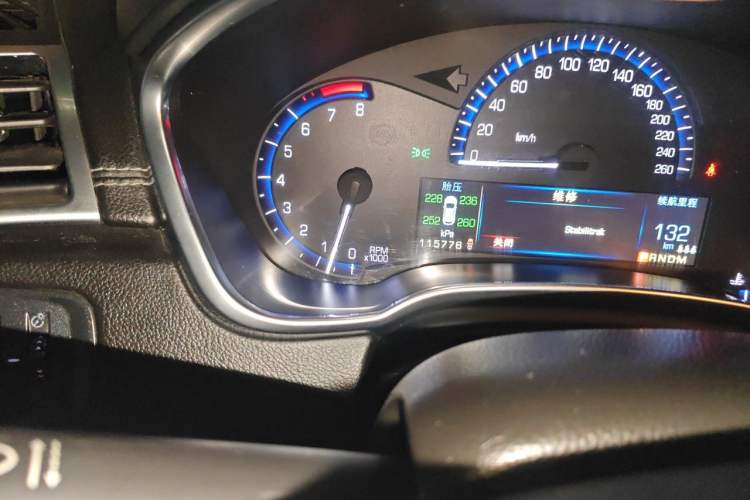 Used Cadillac SRX 2015 3.0L Comfort Version Odometer Close Up