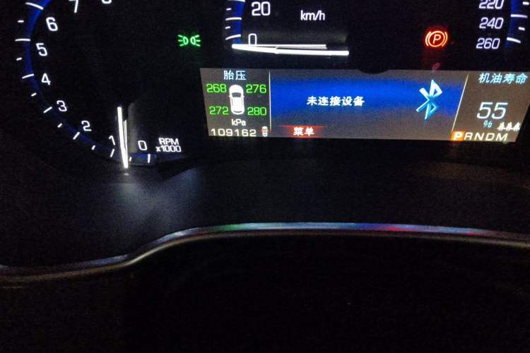 Used Cadillac SRX 2015 3.0L Elite Model Odometer Close Up