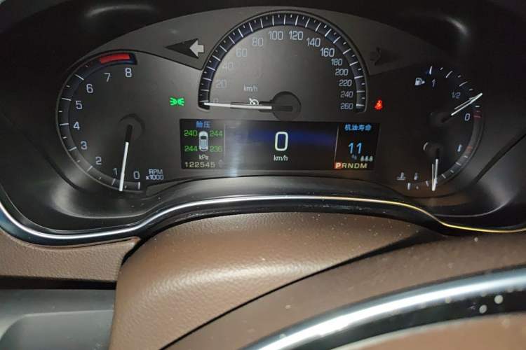 Used Cadillac SRX 2015 3.0L Elite Model Odometer Close Up