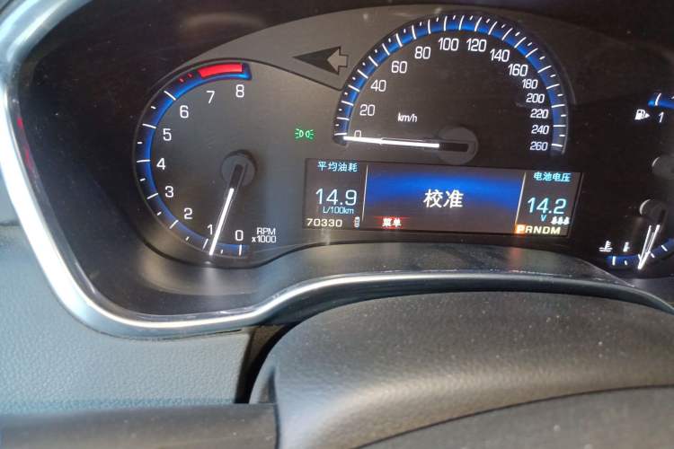 Used Cadillac SRX 2015 3.0L Elite Model Odometer Close Up