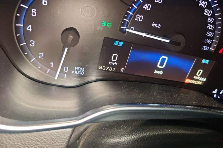 Used Cadillac SRX 2015 3.0L Comfort Version Odometer Close Up