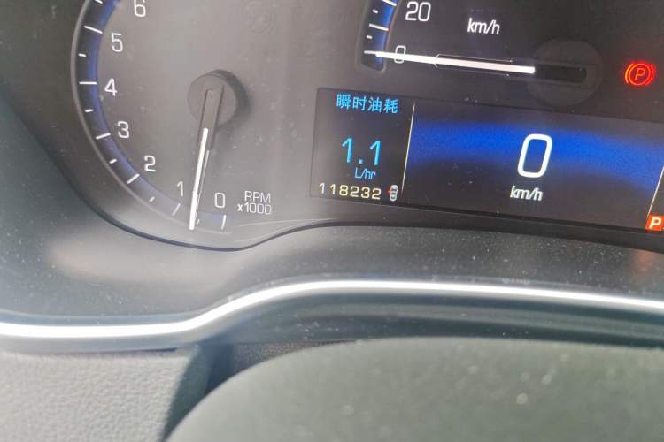 Used Cadillac SRX 2015 3.0L Elite Model Odometer Close Up