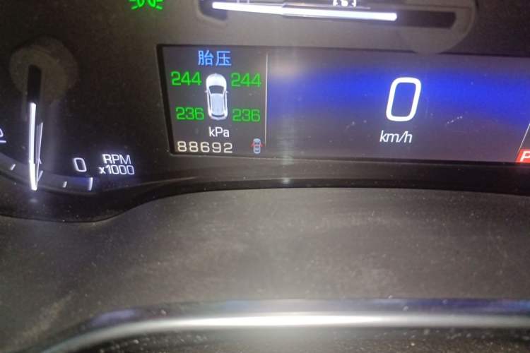 Used Cadillac SRX 2015 3.0L Elite Model Odometer Close Up