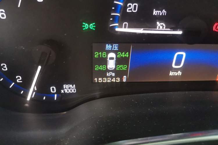 Used Cadillac SRX 2015 3.0L Comfort Version Odometer Close Up