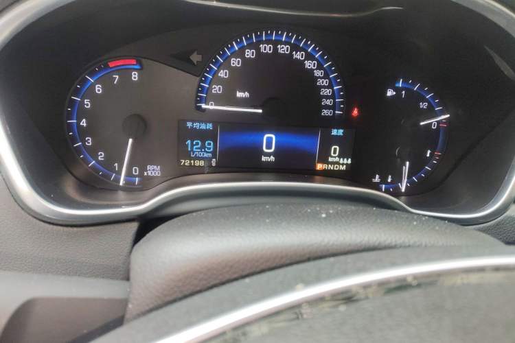 Used Cadillac SRX 2015 3.0L Elite Model Odometer Close Up