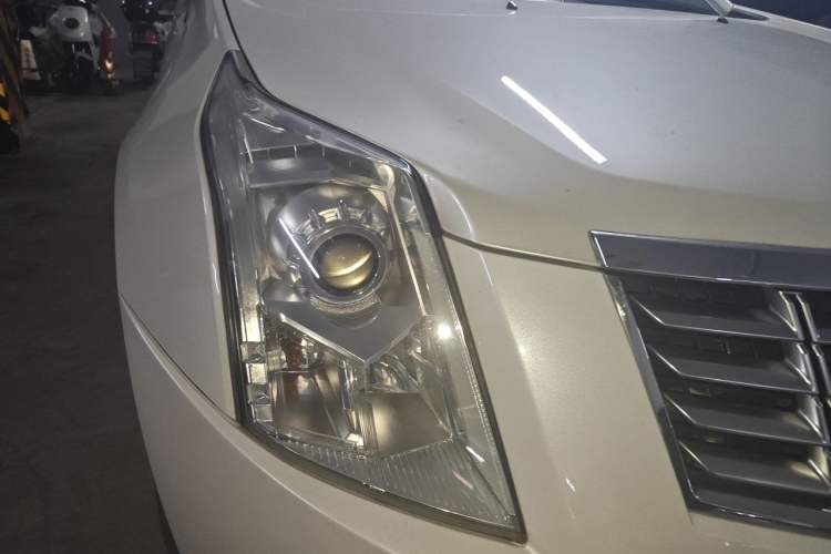 Used Cadillac SRX 2015 3.0L Elite Model Right Front Headlight