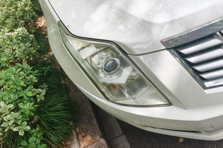 Used Cadillac SRX 2015 3.0L Comfort Version Right Front Headlight