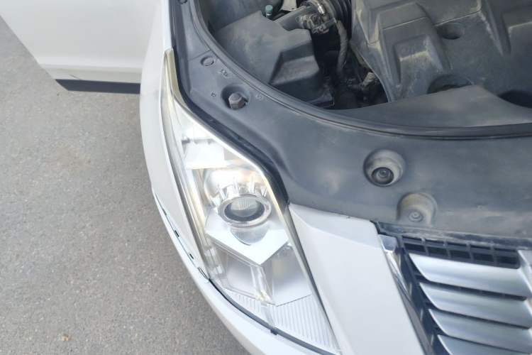 Used Cadillac SRX 2015 3.0L Elite Model Right Front Headlight