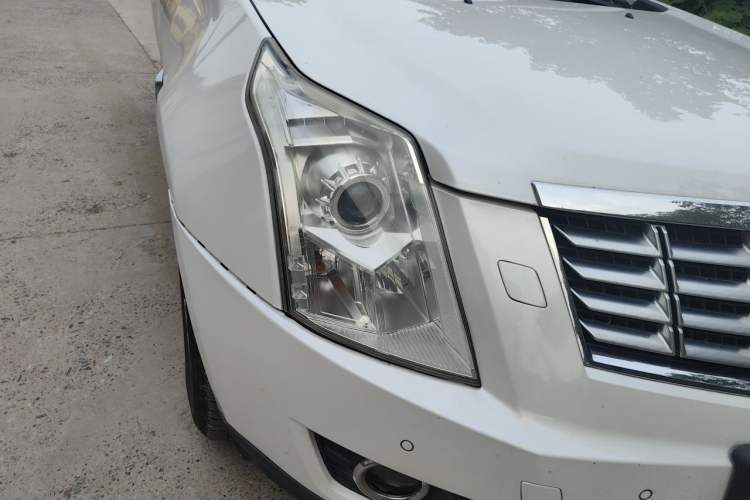 Used Cadillac SRX 2015 3.0L Elite Model Right Front Headlight