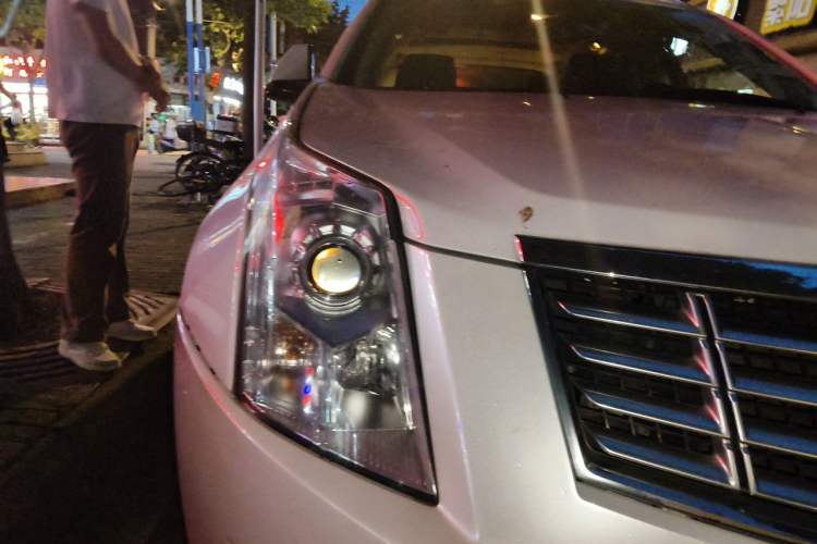 Used Cadillac SRX 2015 3.0L Elite Model Right Front Headlight