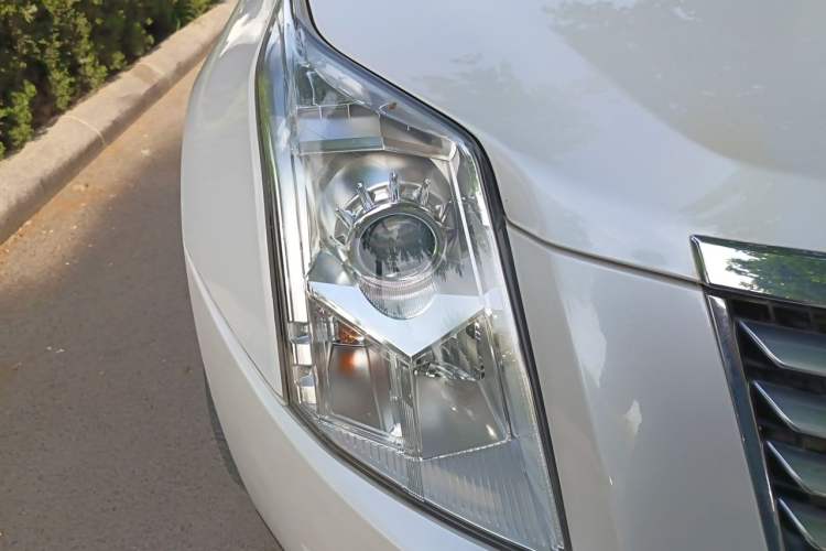 Used Cadillac SRX 2015 3.0L Elite Model Right Front Headlight