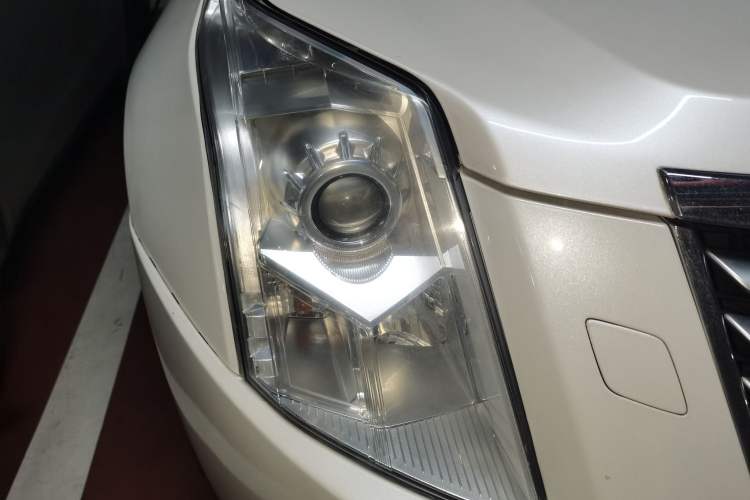 Used Cadillac SRX 2015 3.0L Elite Model Right Front Headlight