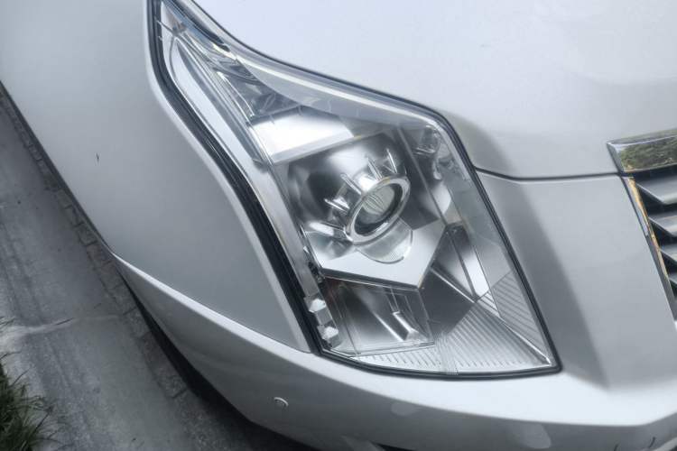 Used Cadillac SRX 2015 3.0L Comfort Version Right Front Headlight