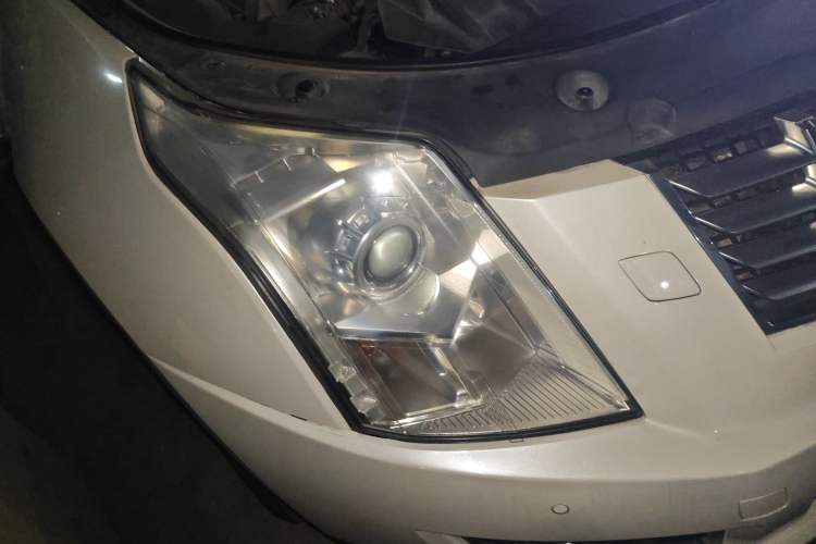Used Cadillac SRX 2015 3.0L Comfort Version Right Front Headlight