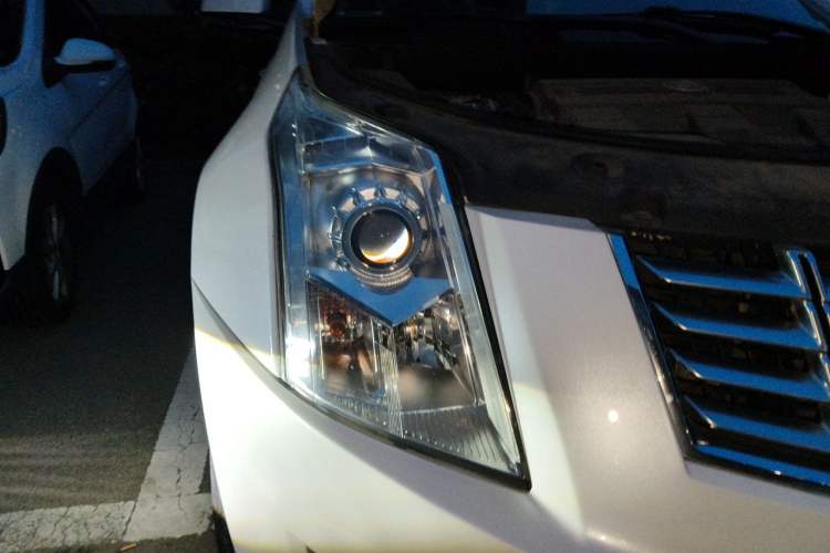 Used Cadillac SRX 2015 3.0L Elite Model Right Front Headlight