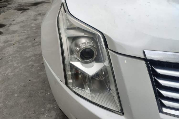 Used Cadillac SRX 2015 3.0L Comfort Version Right Front Headlight