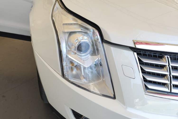 Used Cadillac SRX 2015 3.0L Comfort Version Right Front Headlight