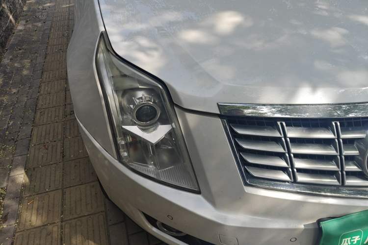 Used Cadillac SRX 2015 3.0L Elite Model Right Front Headlight