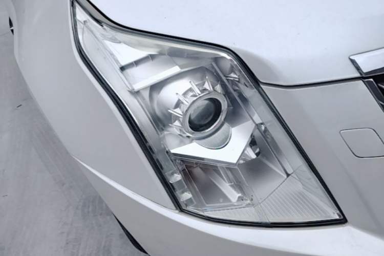 Used Cadillac SRX 2015 3.0L Elite Model Right Front Headlight
