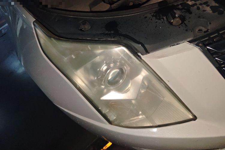 Used Cadillac SRX 2015 3.0L Comfort Version Right Front Headlight