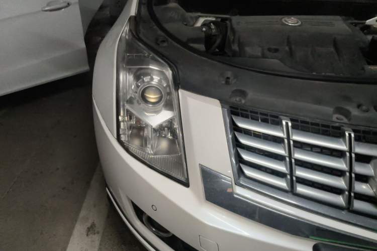 Used Cadillac SRX 2015 3.0L Elite Model Right Front Headlight