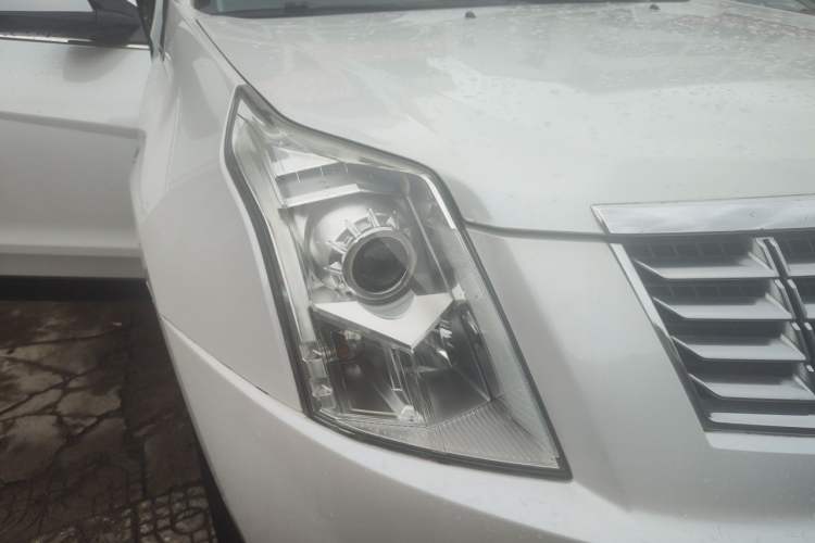 Used Cadillac SRX 2015 3.0L Elite Model Right Front Headlight