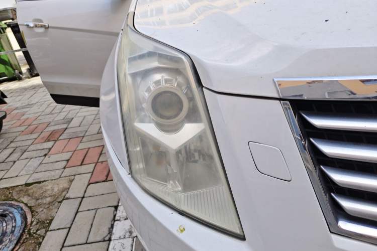 Used Cadillac SRX 2015 3.0L Elite Model Right Front Headlight