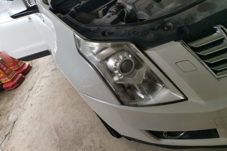 Used Cadillac SRX 2015 3.0L Comfort Version Right Front Headlight