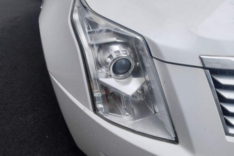 Used Cadillac SRX 2015 3.0L Elite Model Right Front Headlight