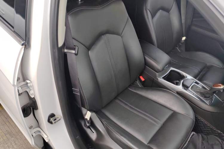 Used Cadillac SRX 2015 3.0L Elite Model Right Front Seat