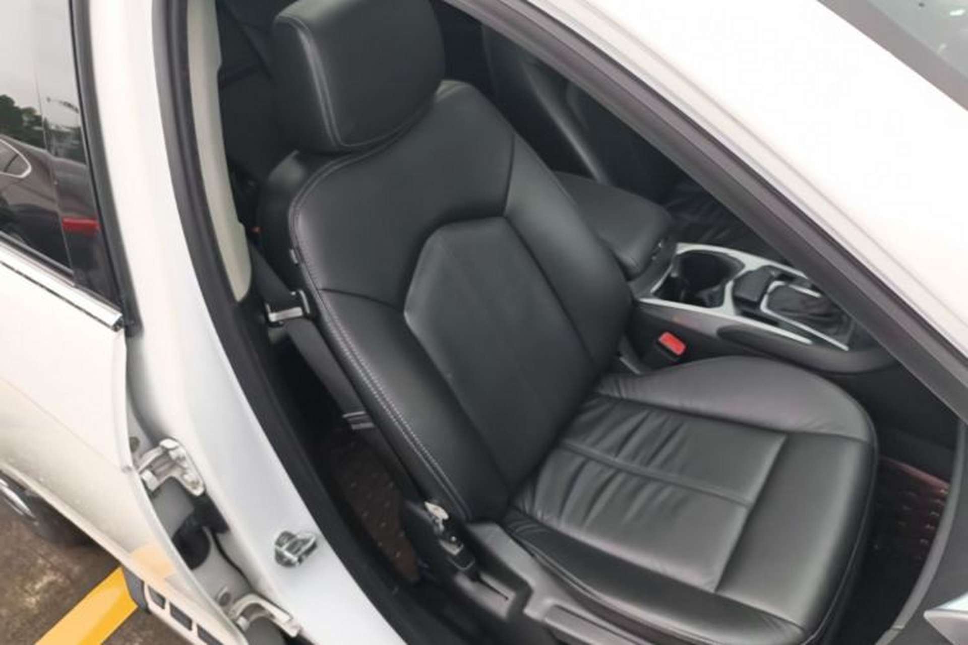 Used Cadillac SRX 2015 3.0L Comfort Version Right Front Seat