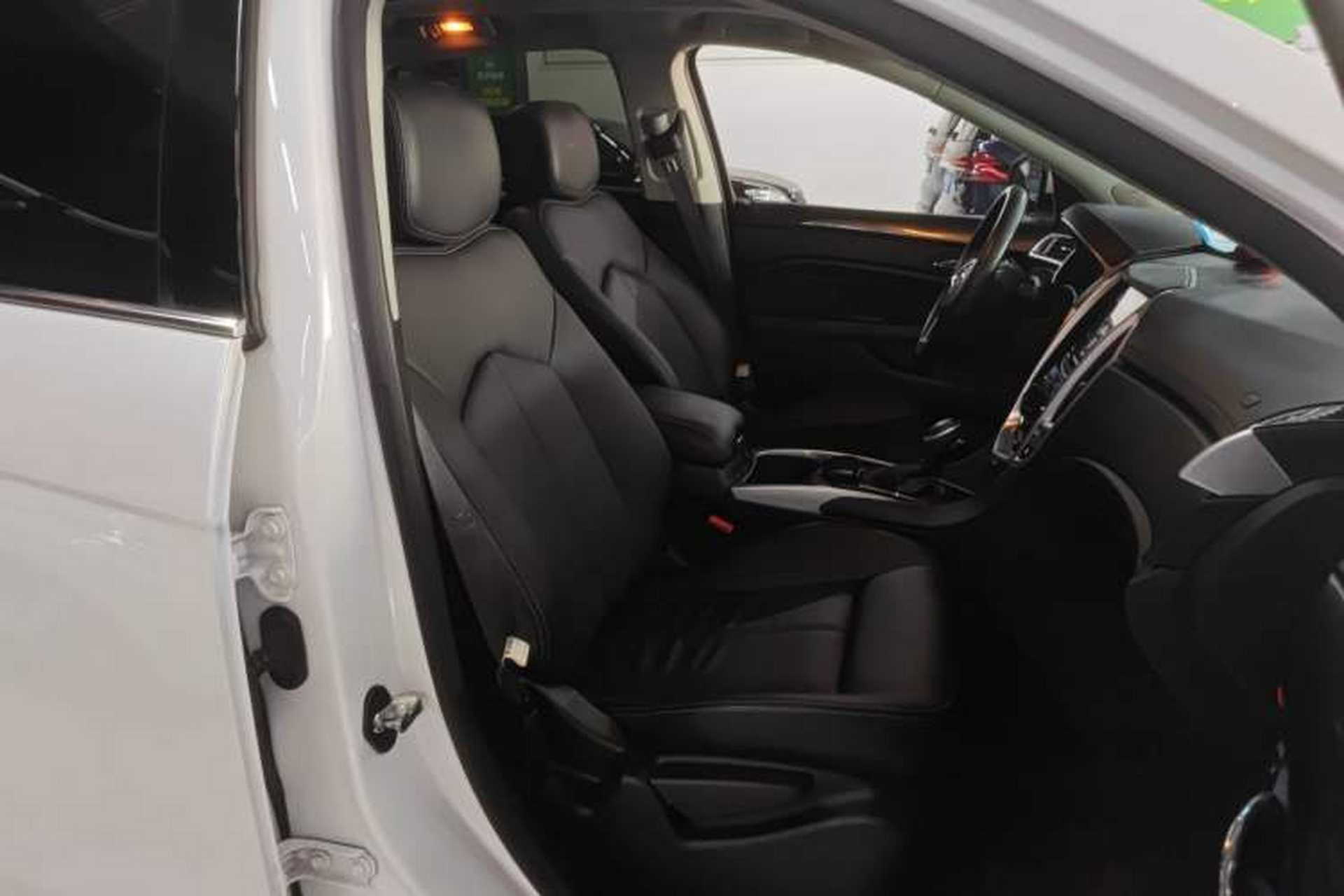 Used Cadillac SRX 2015 3.0L Comfort Version Right Front Seat