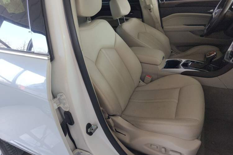 Used Cadillac SRX 2015 3.0L Elite Model Right Front Seat