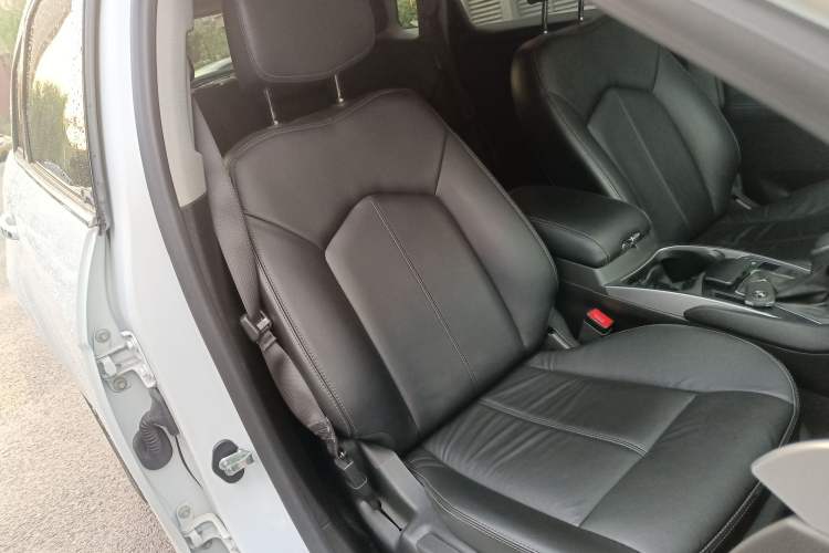 Used Cadillac SRX 2015 3.0L Comfort Version Right Front Seat