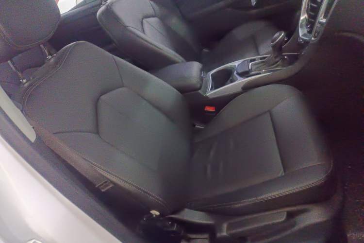 Used Cadillac SRX 2015 3.0L Comfort Version Right Front Seat