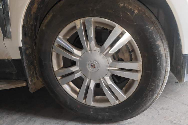 Used Cadillac SRX 2015 3.0L Comfort Version Right Front Wheel Hub