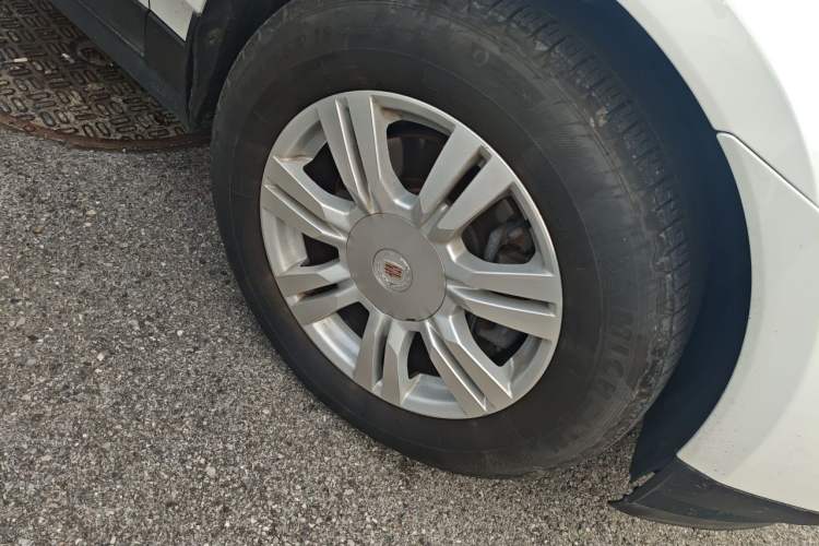 Used Cadillac SRX 2015 3.0L Comfort Version Right Front Wheel Hub