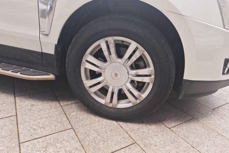 Used Cadillac SRX 2015 3.0L Comfort Version Right Front Wheel Hub