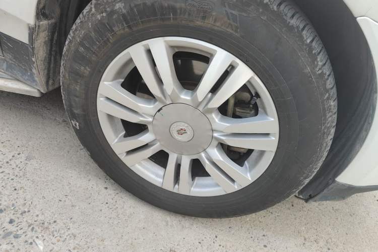 Used Cadillac SRX 2015 3.0L Elite Model Right Front Wheel Hub