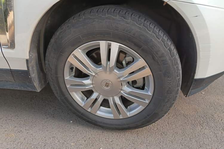Used Cadillac SRX 2015 3.0L Elite Model Right Front Wheel Hub